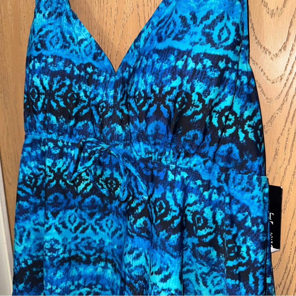 ⬇️Avenue Blue and Black Asymmetrical Swim Tank Top - Picture 2 of 4